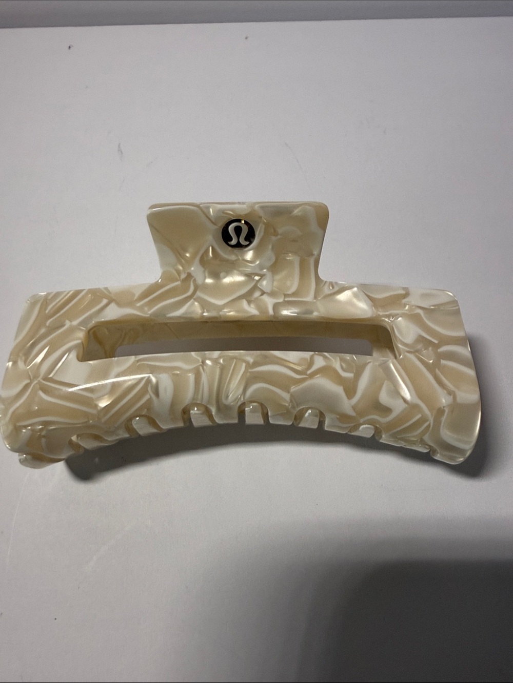 lululemon athletica Cream Marbled Hair Claw